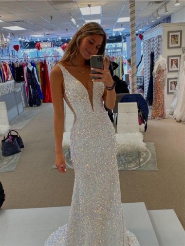 Cheap V-Neck Sleeveless Long Velvet Sequin Prom Dress with Sweep Train Canada